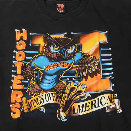 Vintage Hooters Wings over America T-Shirt 90s Beer Sports
