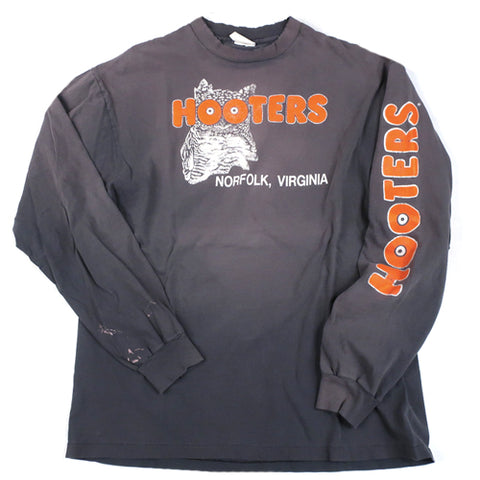 Vintage Hooters Norfolk Virginia T-shirt