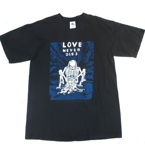 Vintage Love Never Dies T-shirt